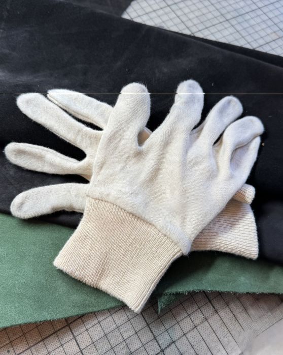 Discovering suede - an unexpected find in my atelier.